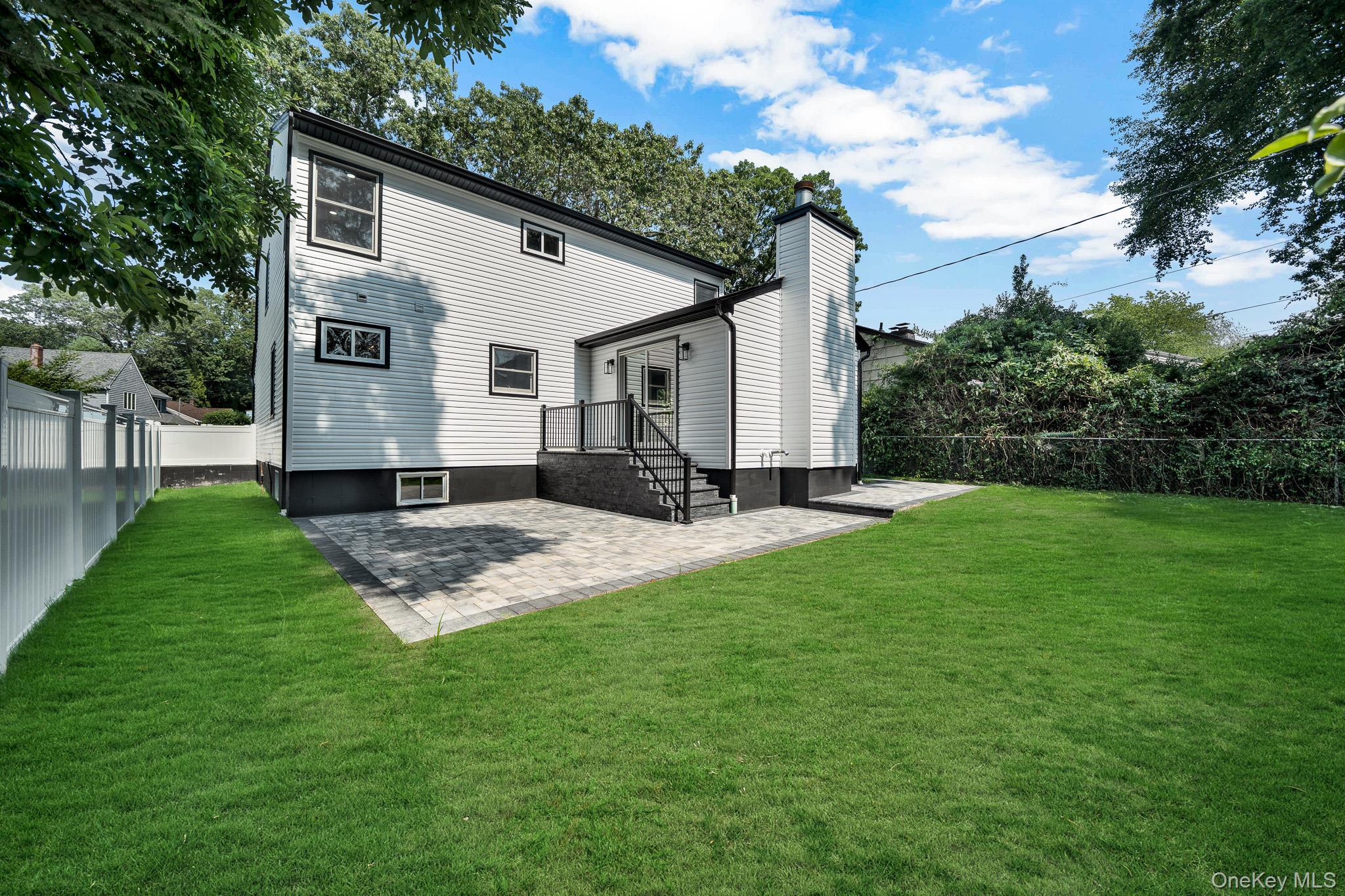 Single Family Oak  Suffolk County, NY 11746, MLS-898518-30