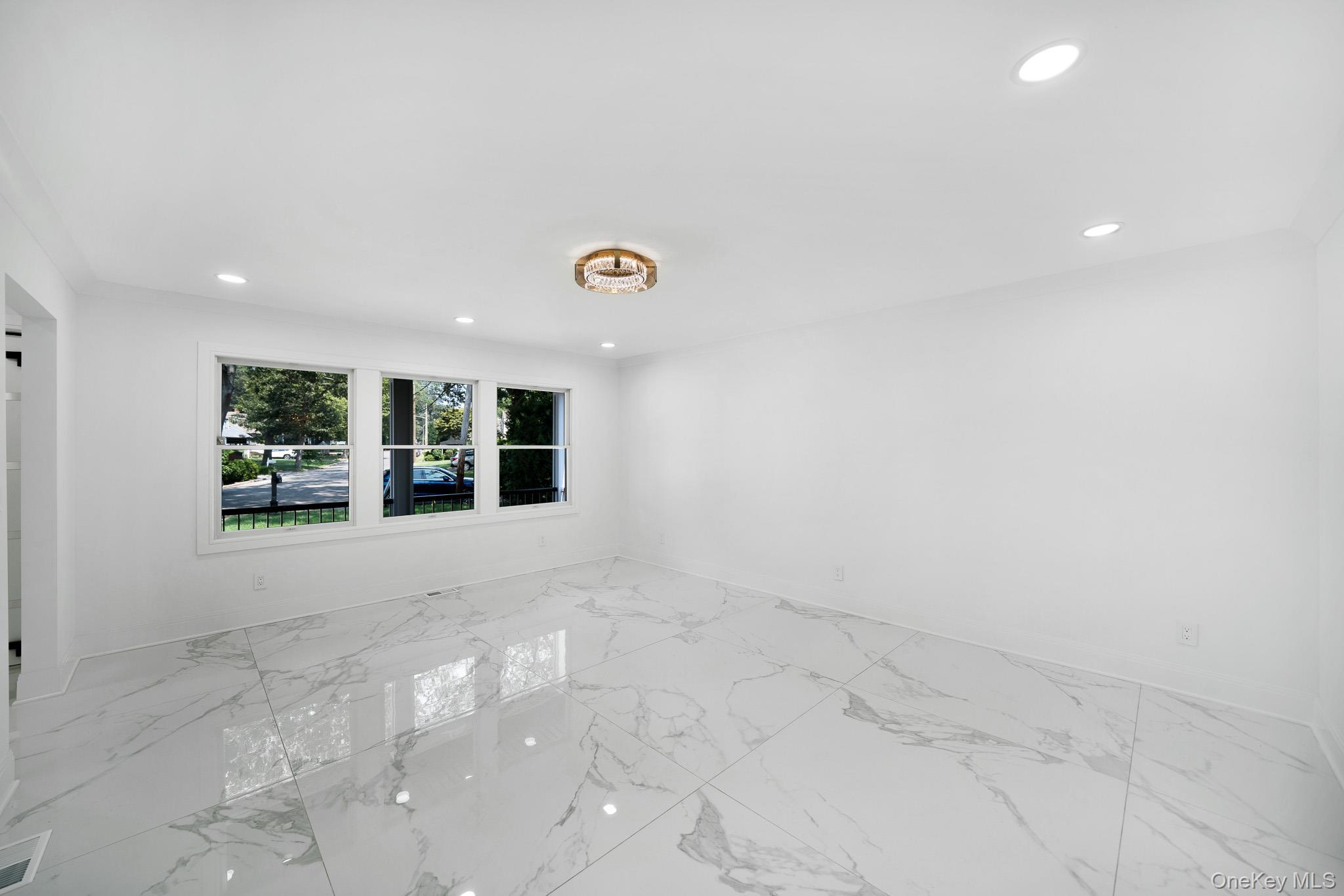 Single Family Oak  Suffolk County, NY 11746, MLS-898518-6