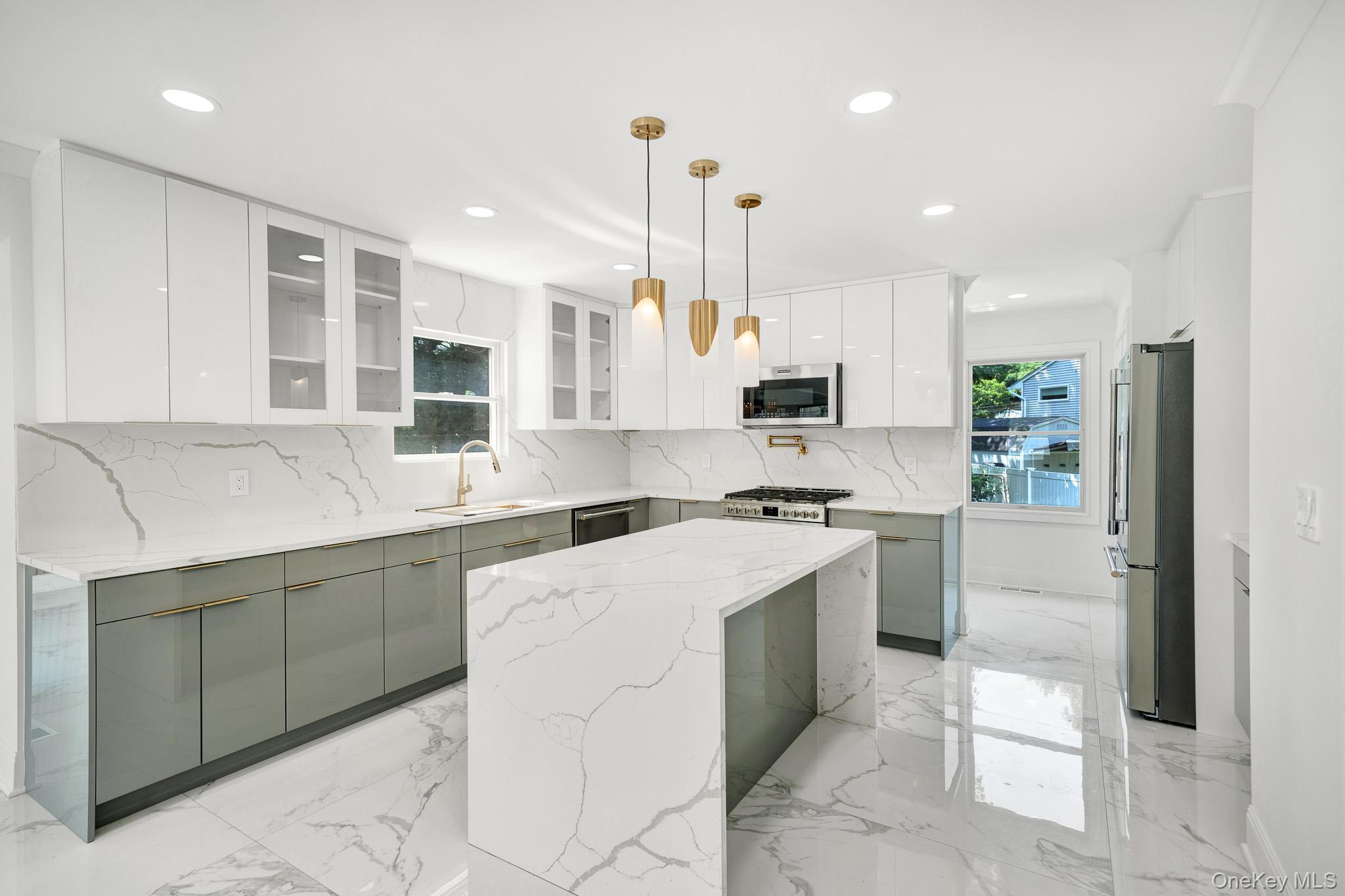 Single Family Oak  Suffolk County, NY 11746, MLS-898518-8