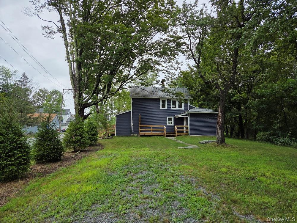 Single Family Spring Glen Sullivan County, NY 12763, MLS-898536-2