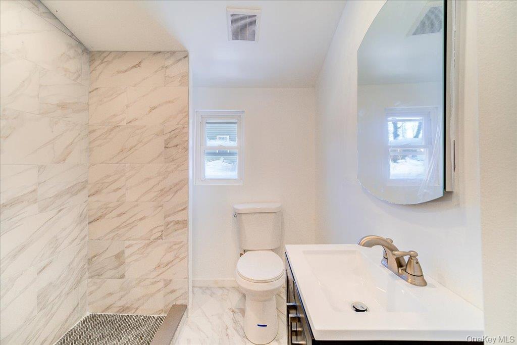 Single Family Spring Glen Sullivan County, NY 12763, MLS-898536-24