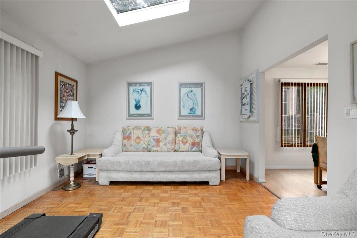 Single Family Kohr  Suffolk County, NY 11754, MLS-898546-12