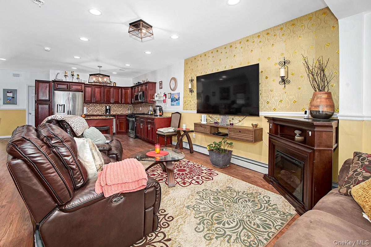 Single Family 229th  Bronx, NY 10466, MLS-898585-10