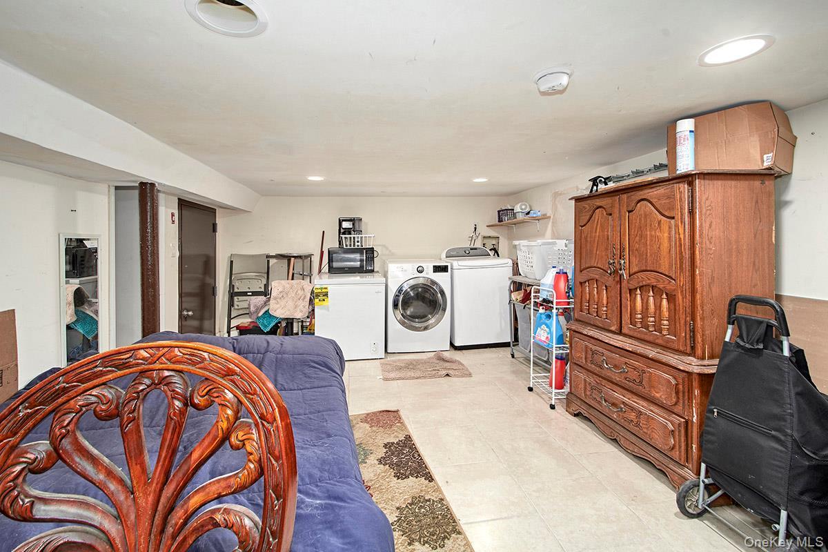 Single Family 229th  Bronx, NY 10466, MLS-898585-19