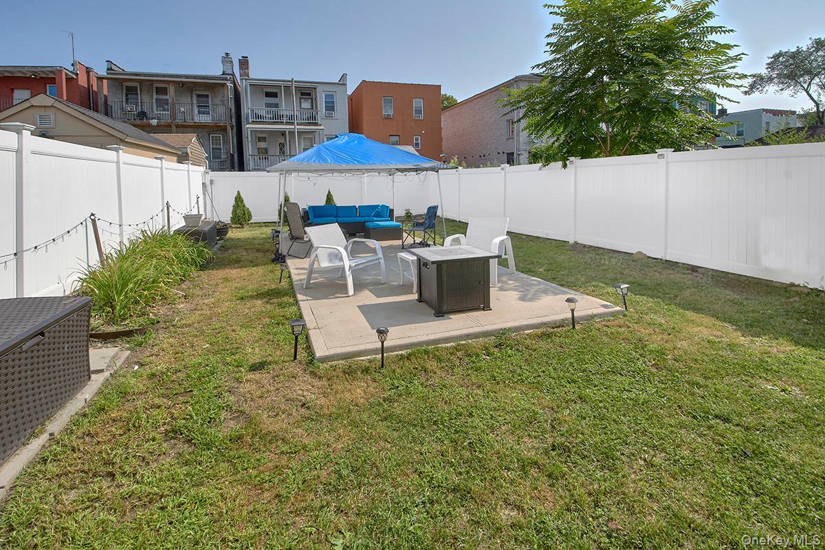 Single Family 229th  Bronx, NY 10466, MLS-898585-22
