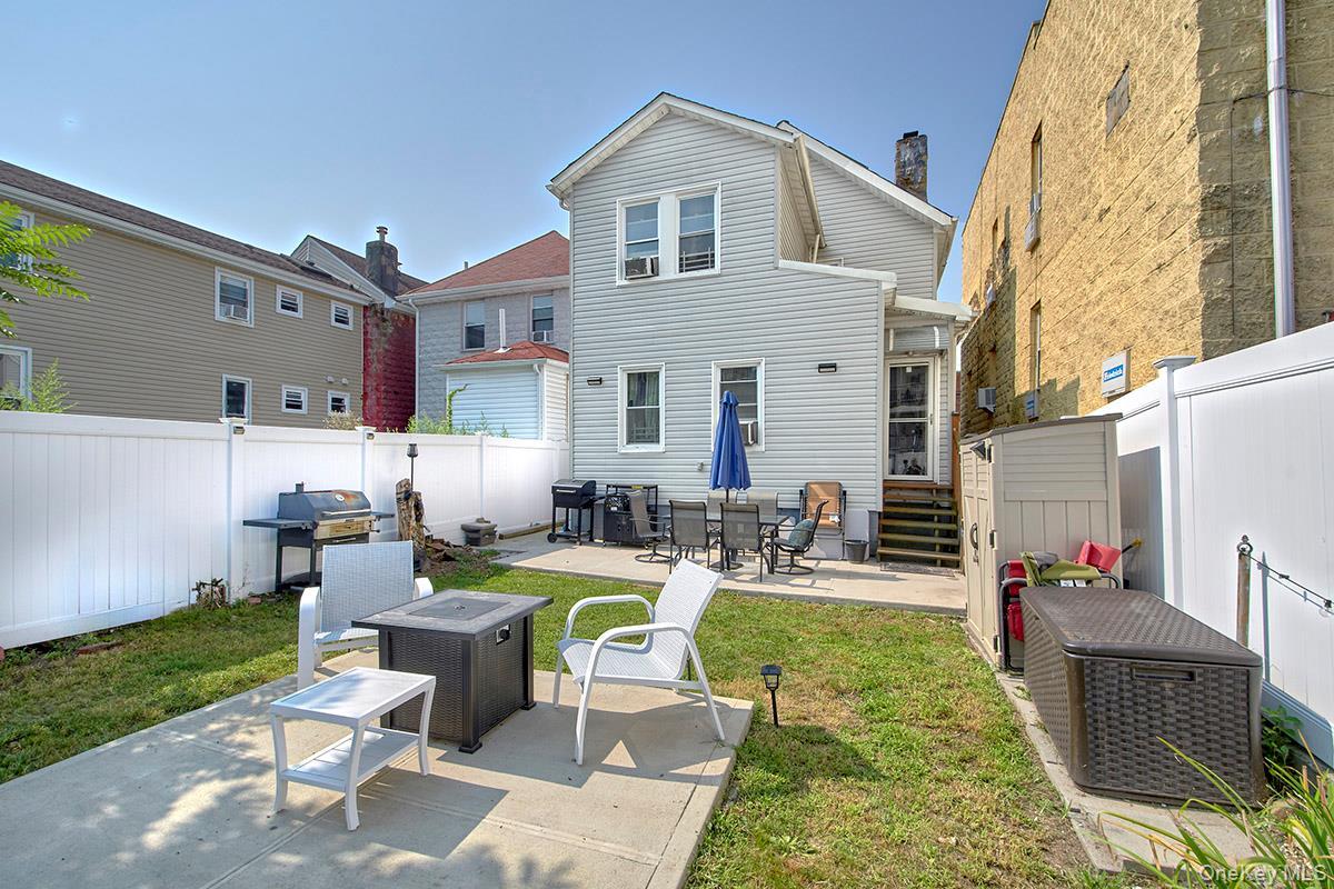 Single Family 229th  Bronx, NY 10466, MLS-898585-23