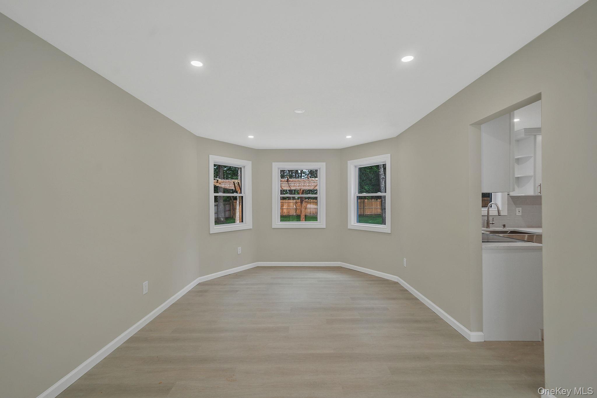 Single Family Bellaire Suffolk County, NY 11961, MLS-898602-10