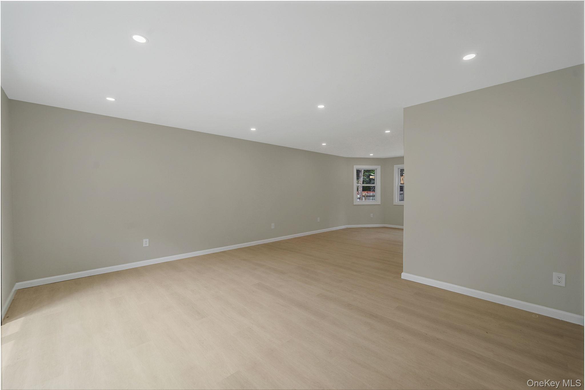 Single Family Bellaire Suffolk County, NY 11961, MLS-898602-11