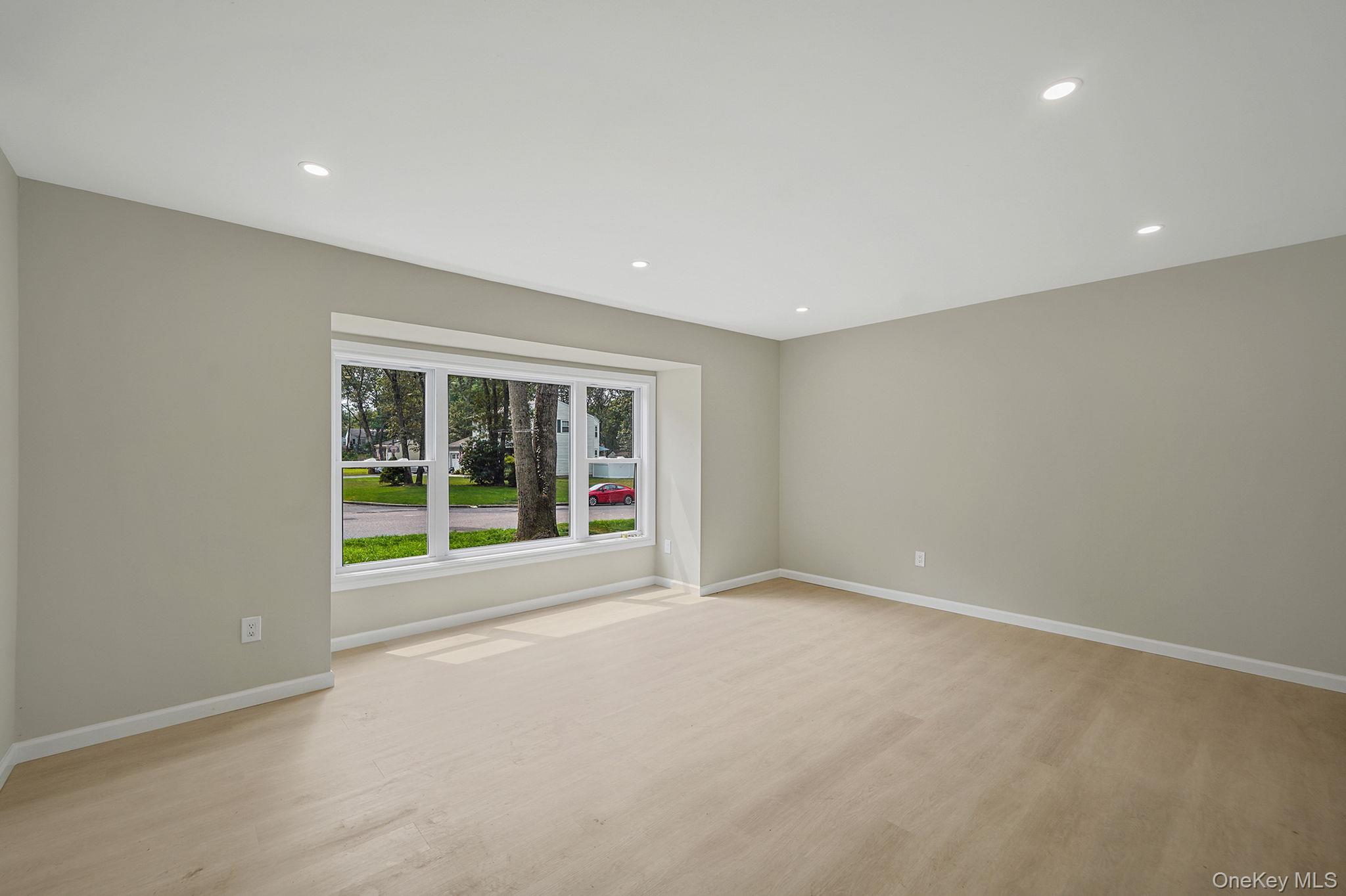 Single Family Bellaire Suffolk County, NY 11961, MLS-898602-12