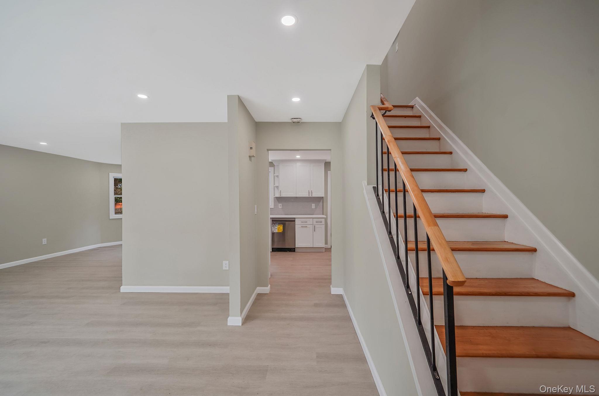 Single Family Bellaire Suffolk County, NY 11961, MLS-898602-16