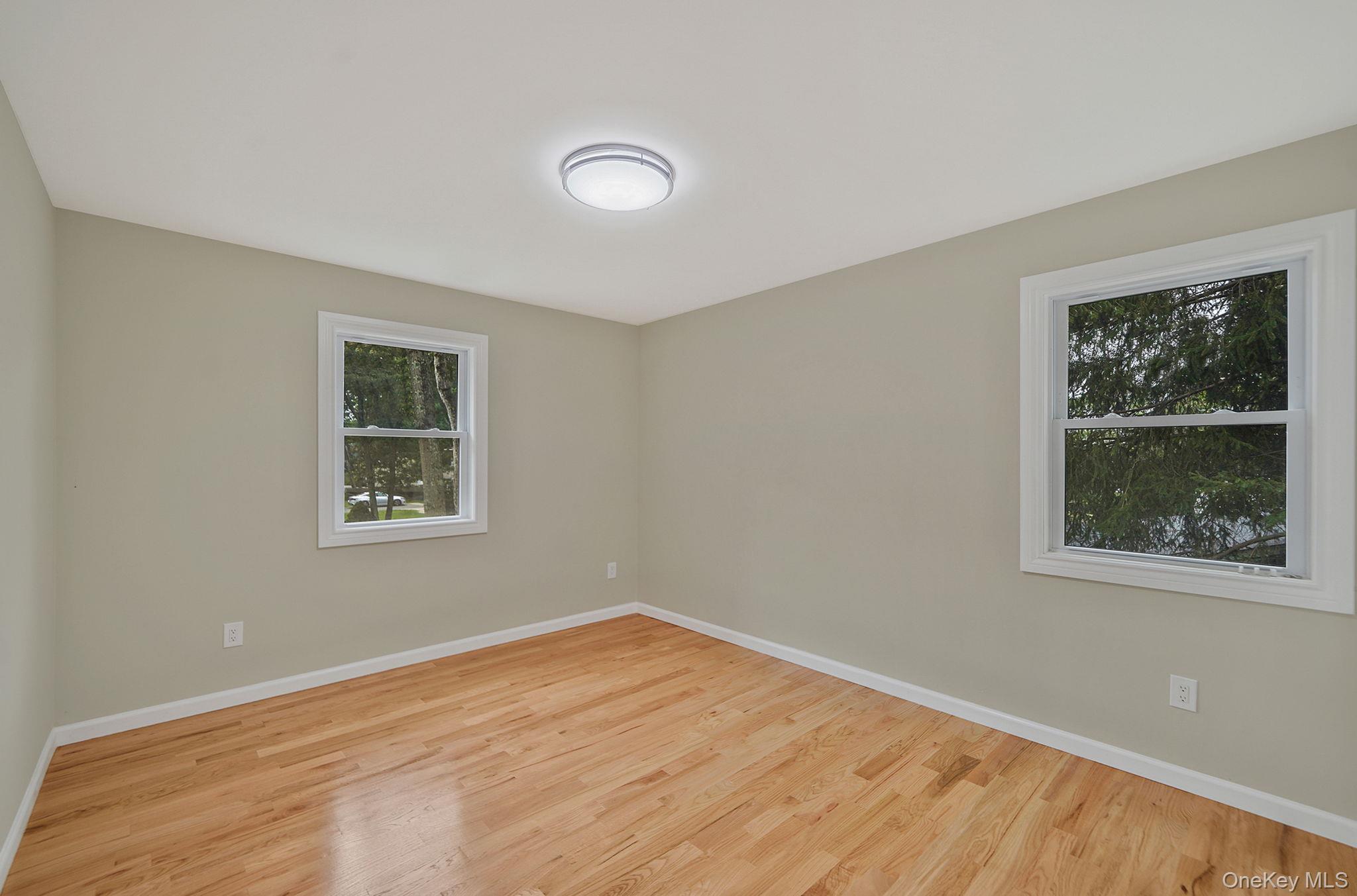 Single Family Bellaire Suffolk County, NY 11961, MLS-898602-21