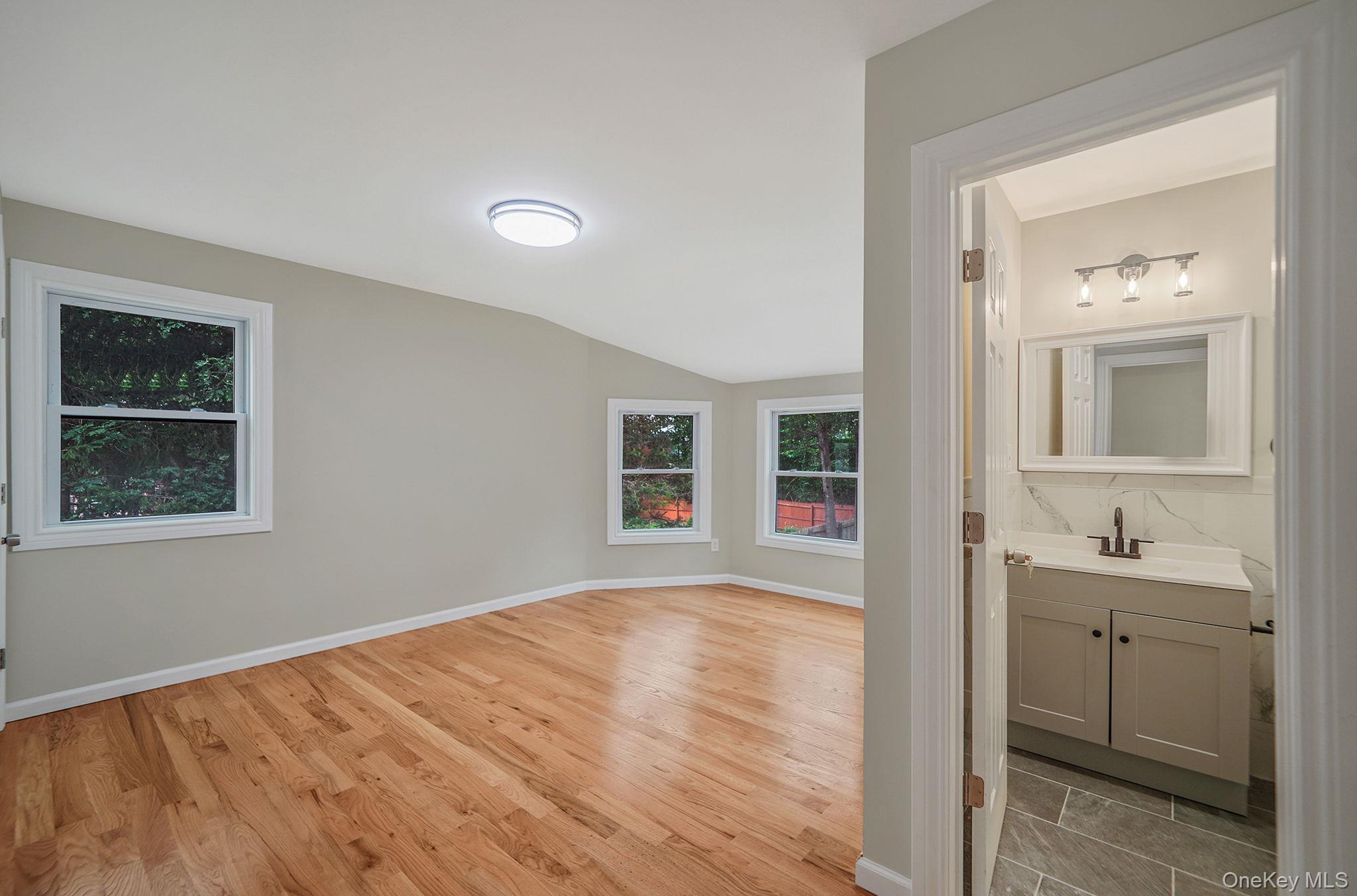 Single Family Bellaire Suffolk County, NY 11961, MLS-898602-23