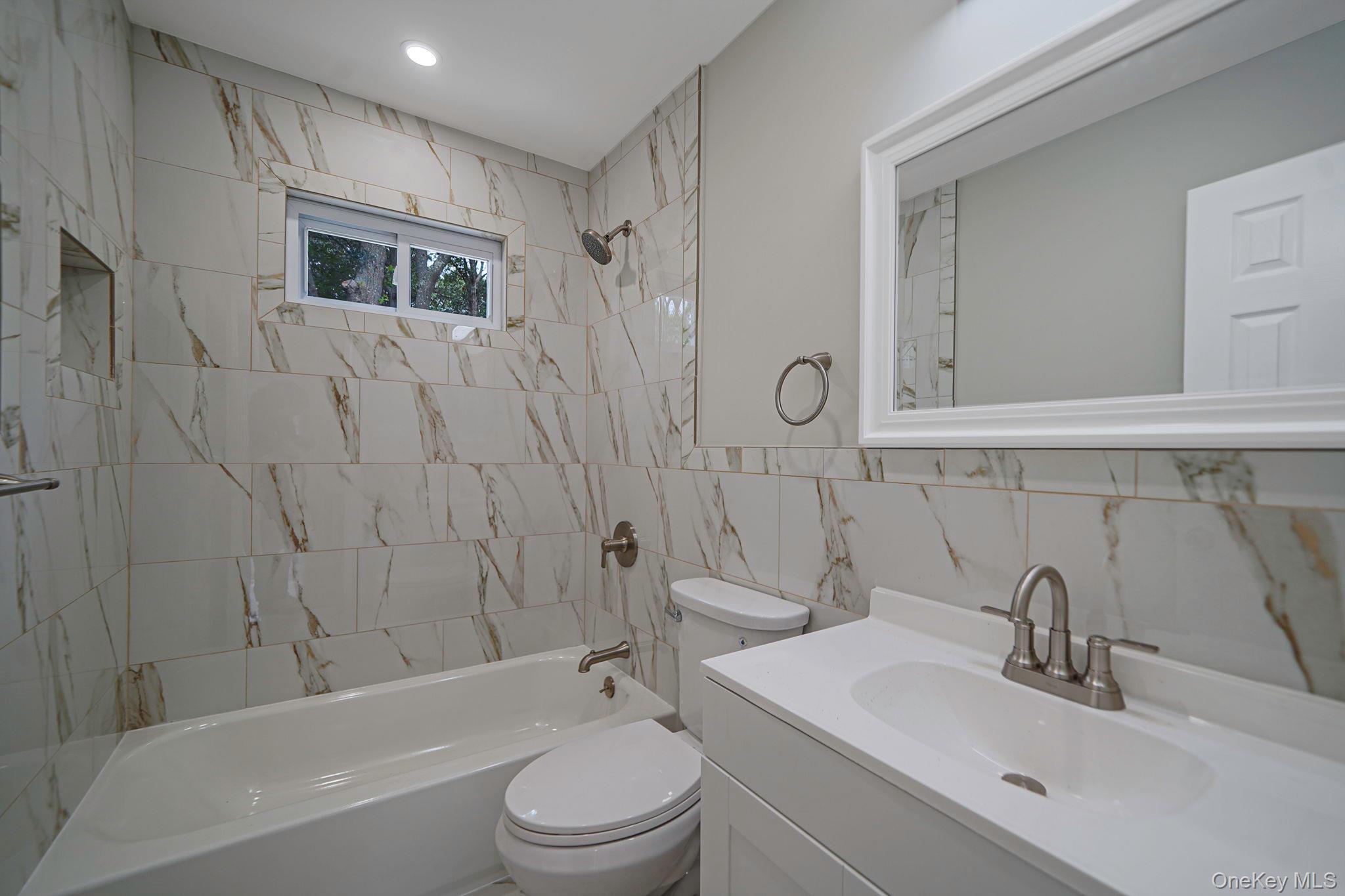 Single Family Bellaire Suffolk County, NY 11961, MLS-898602-26