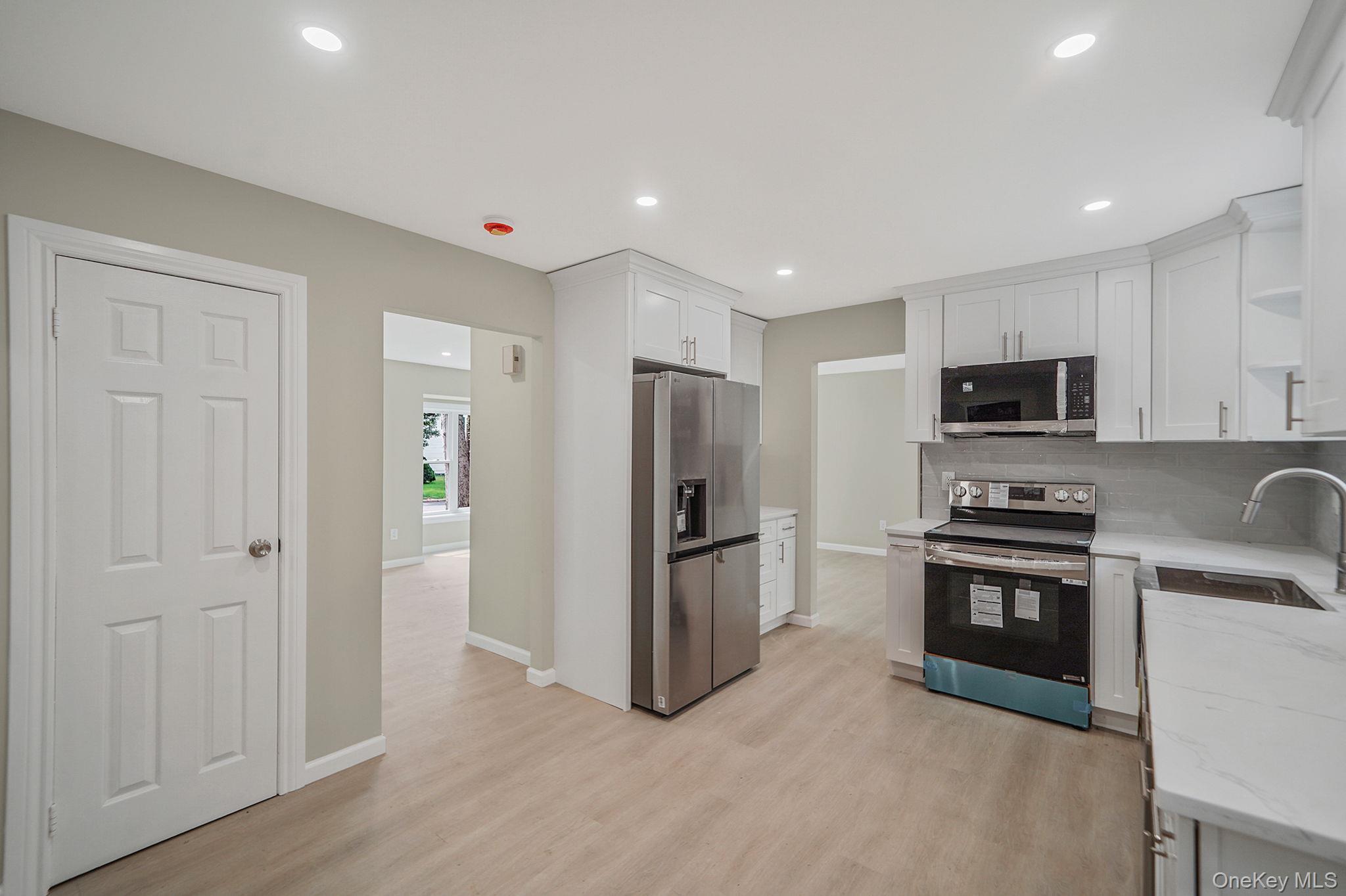 Single Family Bellaire Suffolk County, NY 11961, MLS-898602-3