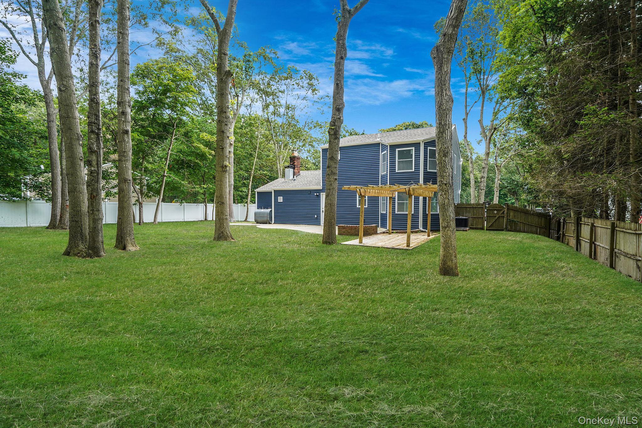 Single Family Bellaire Suffolk County, NY 11961, MLS-898602-30