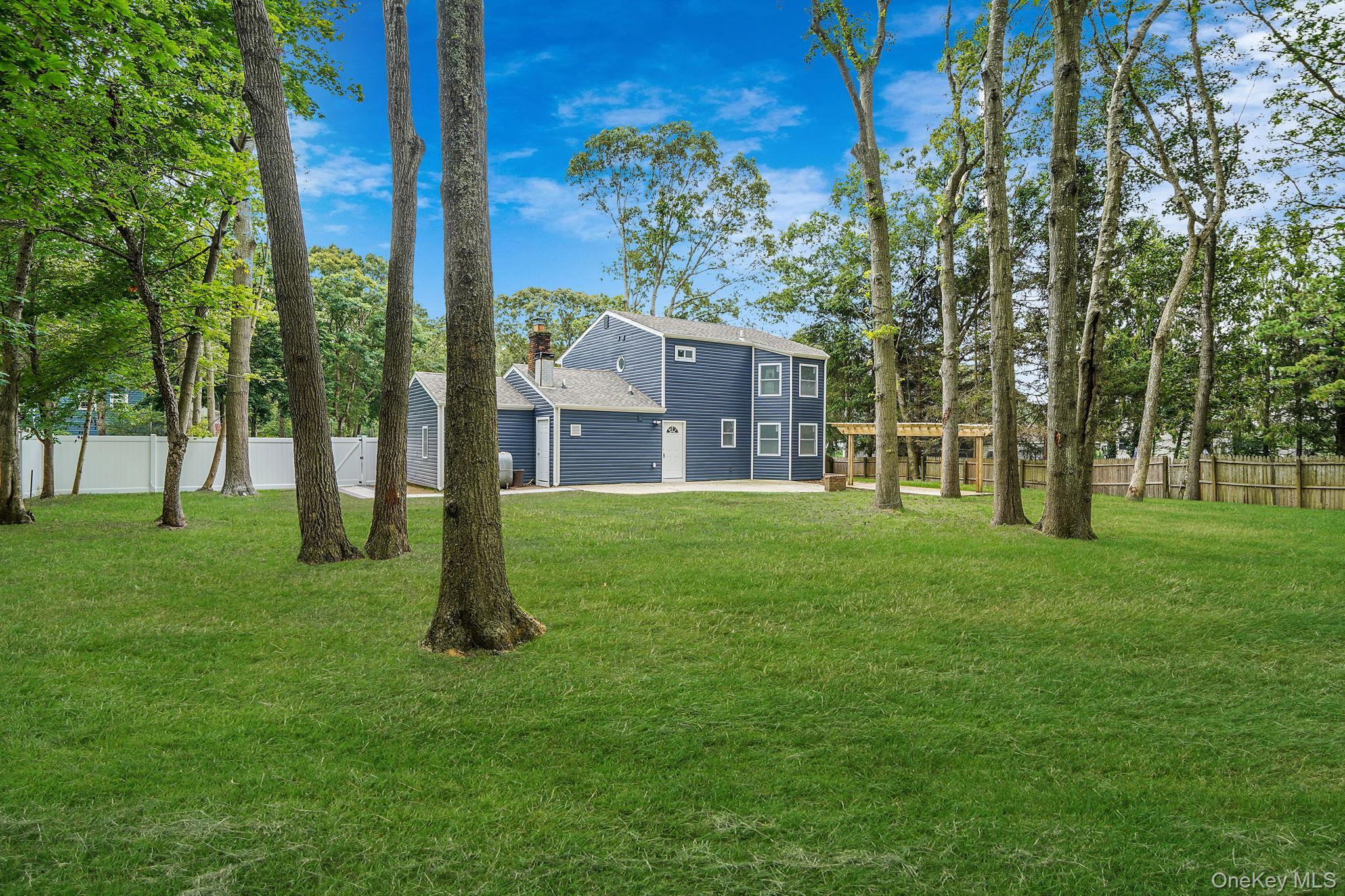 Single Family Bellaire Suffolk County, NY 11961, MLS-898602-32