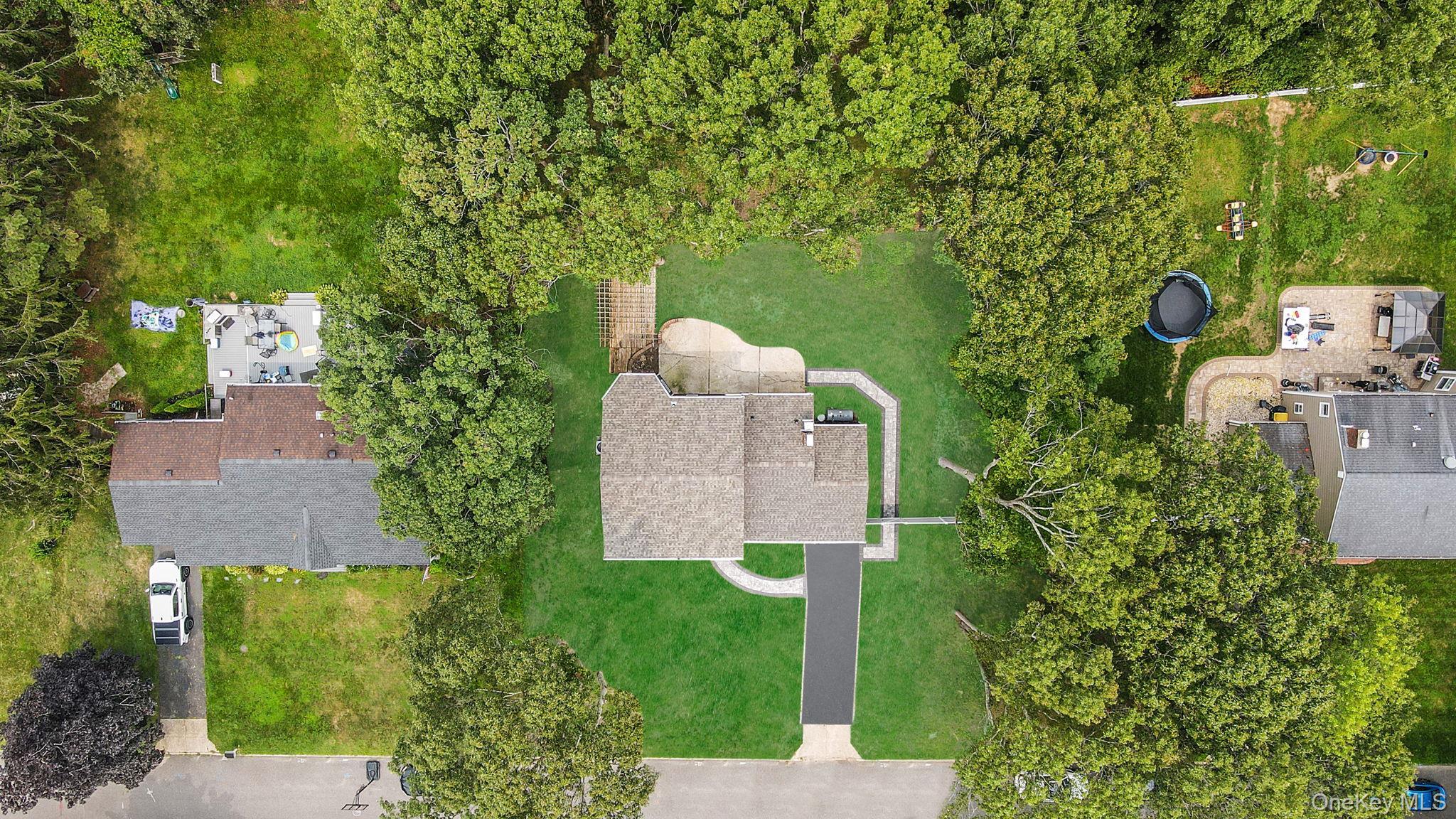 Single Family Bellaire Suffolk County, NY 11961, MLS-898602-39