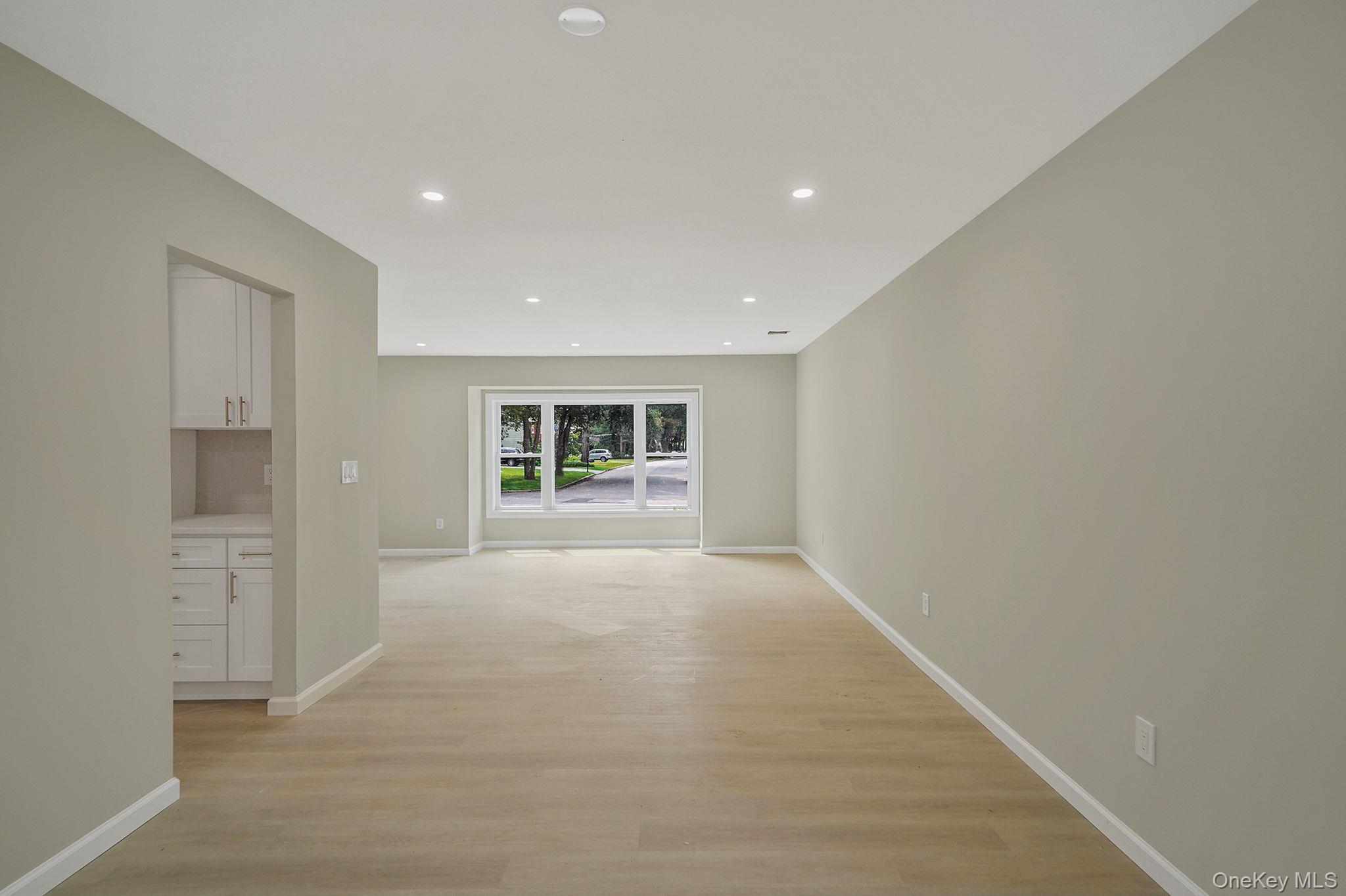 Single Family Bellaire Suffolk County, NY 11961, MLS-898602-9