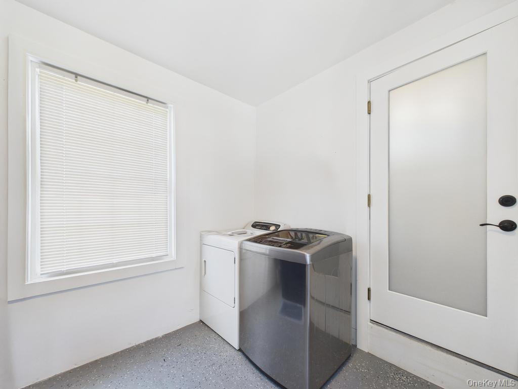 Single Family Commack Suffolk County, NY 11967, MLS-898677-11