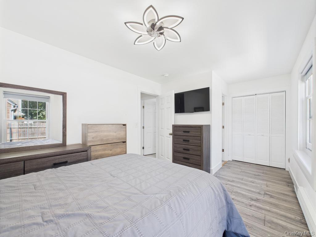 Single Family Commack Suffolk County, NY 11967, MLS-898677-20