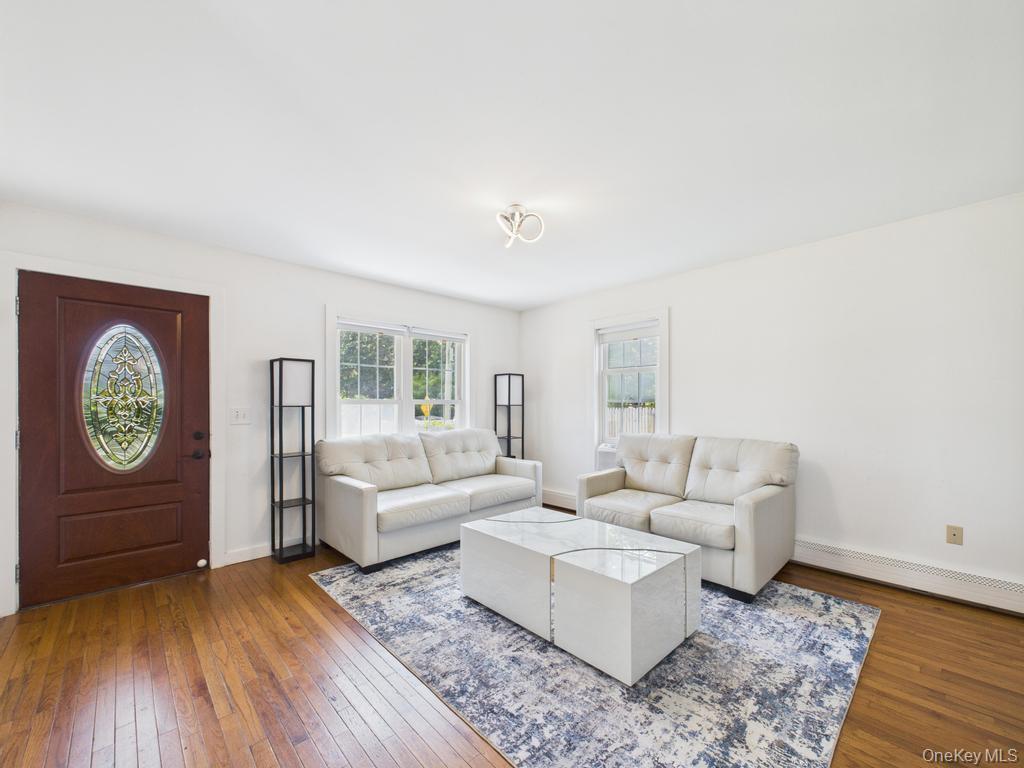 Single Family Commack Suffolk County, NY 11967, MLS-898677-4