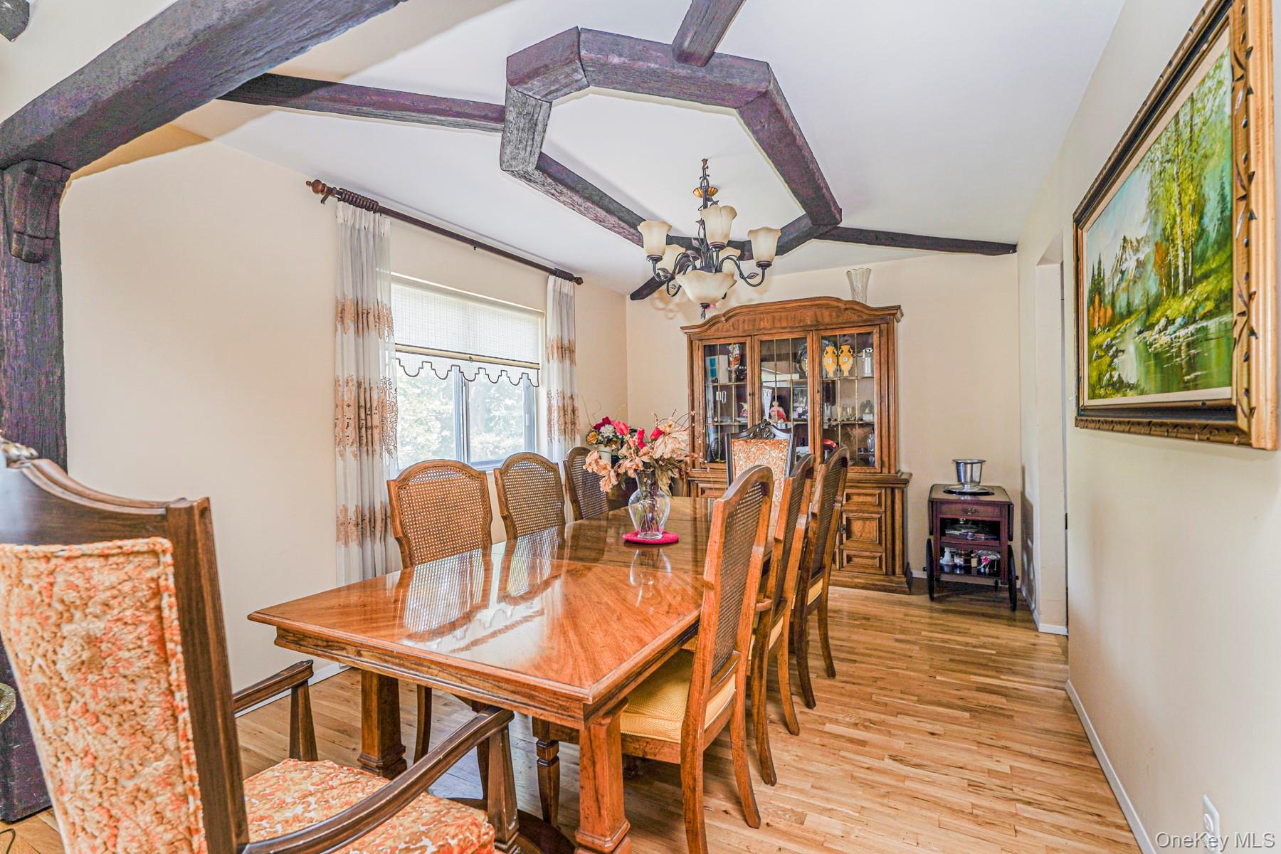 Single Family Middle Loop  Staten Island, NY 10308, MLS-898756-10