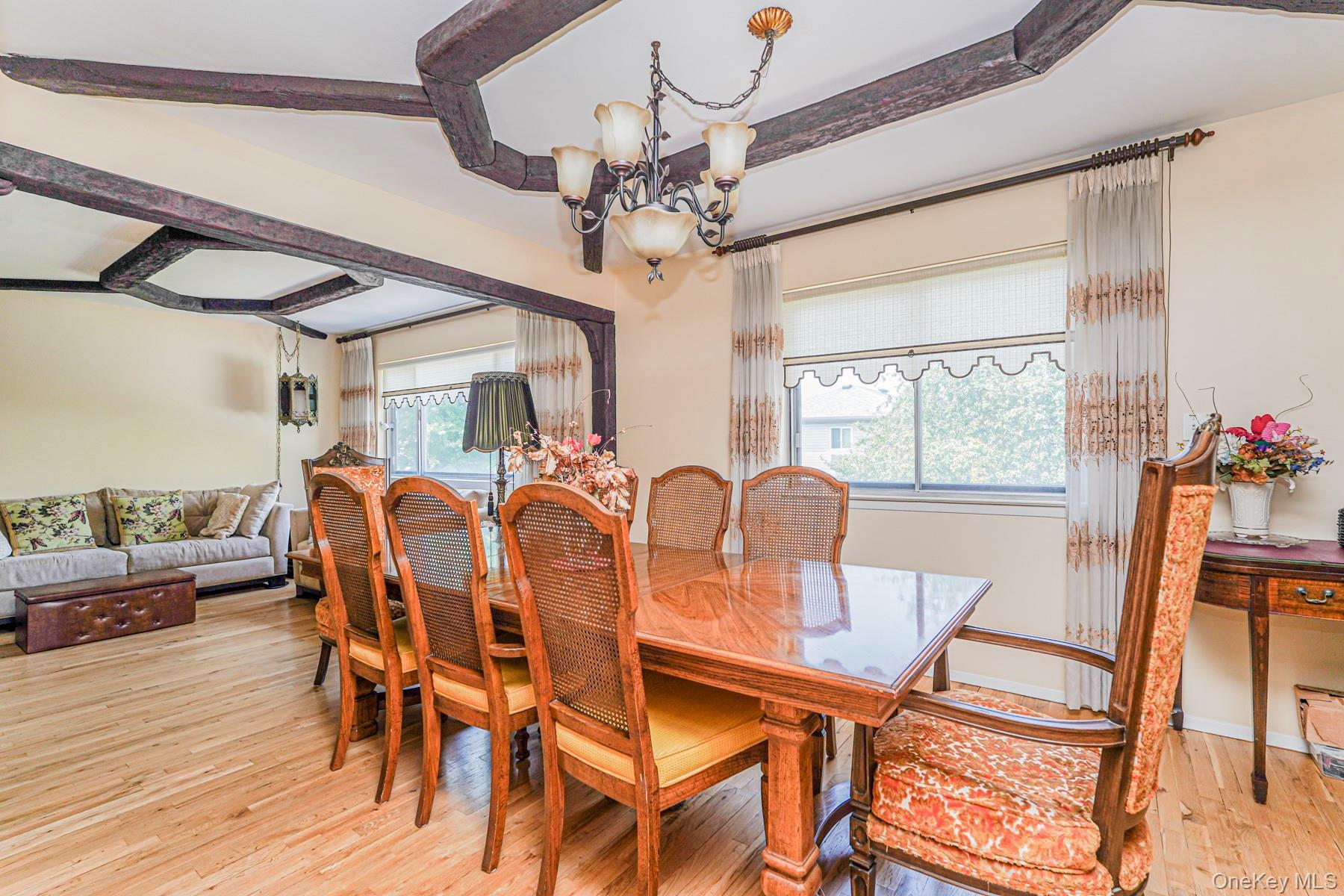 Single Family Middle Loop  Staten Island, NY 10308, MLS-898756-11