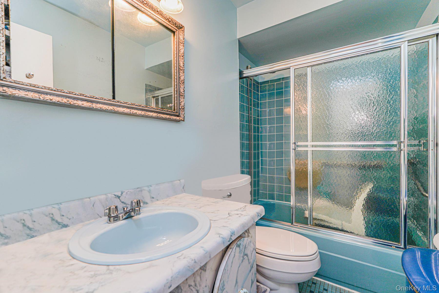 Single Family Middle Loop  Staten Island, NY 10308, MLS-898756-12