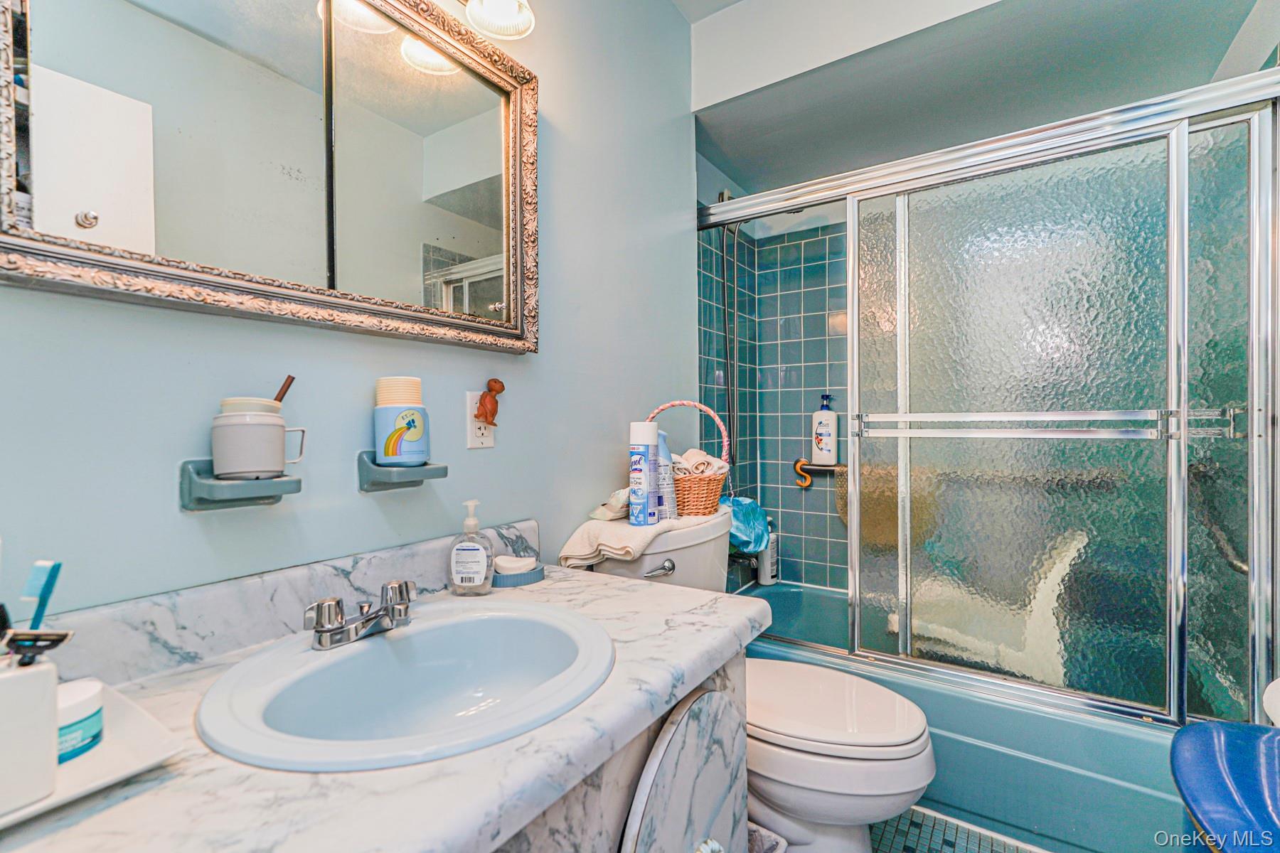 Single Family Middle Loop  Staten Island, NY 10308, MLS-898756-13