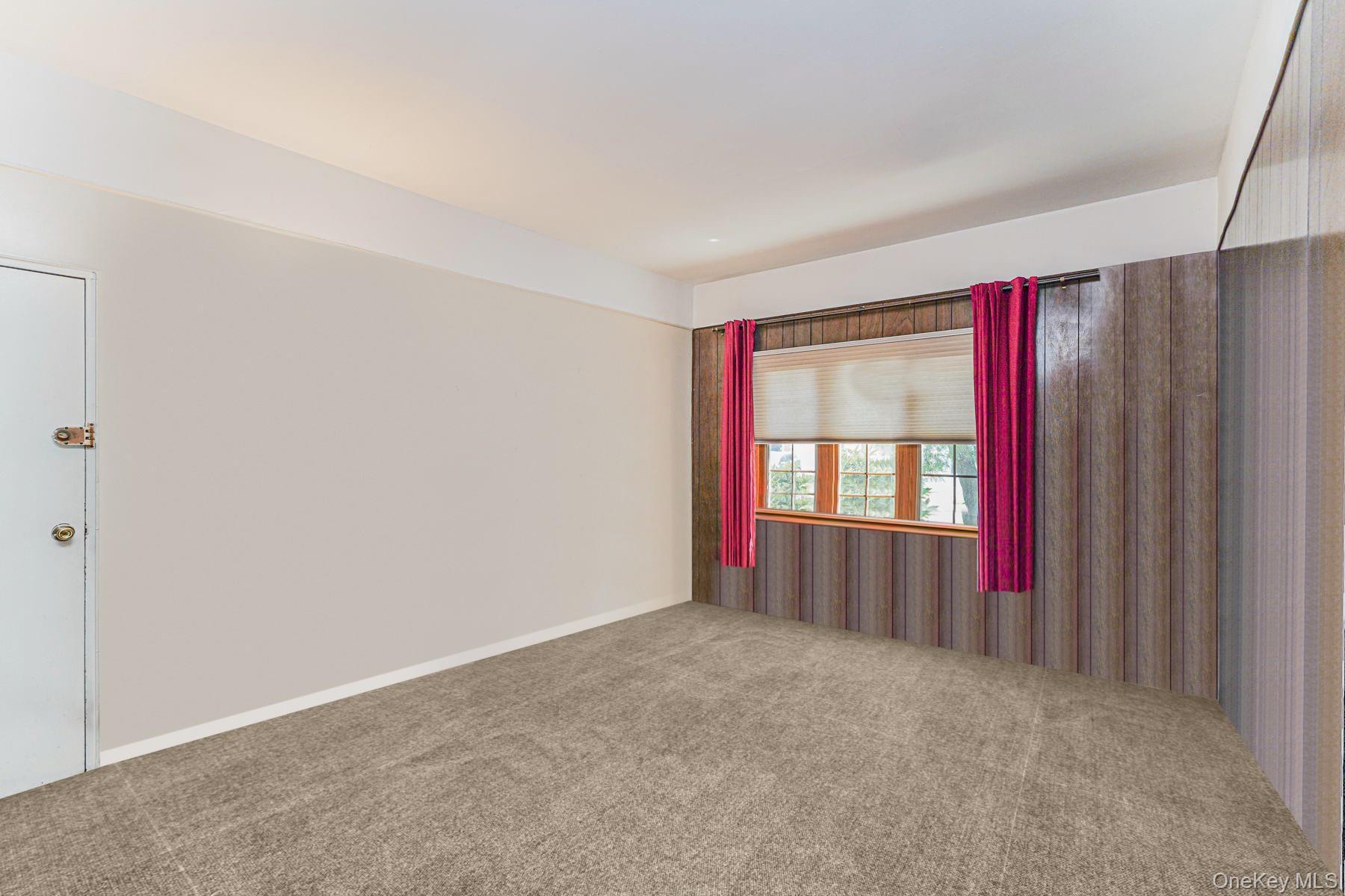 Single Family Middle Loop  Staten Island, NY 10308, MLS-898756-15