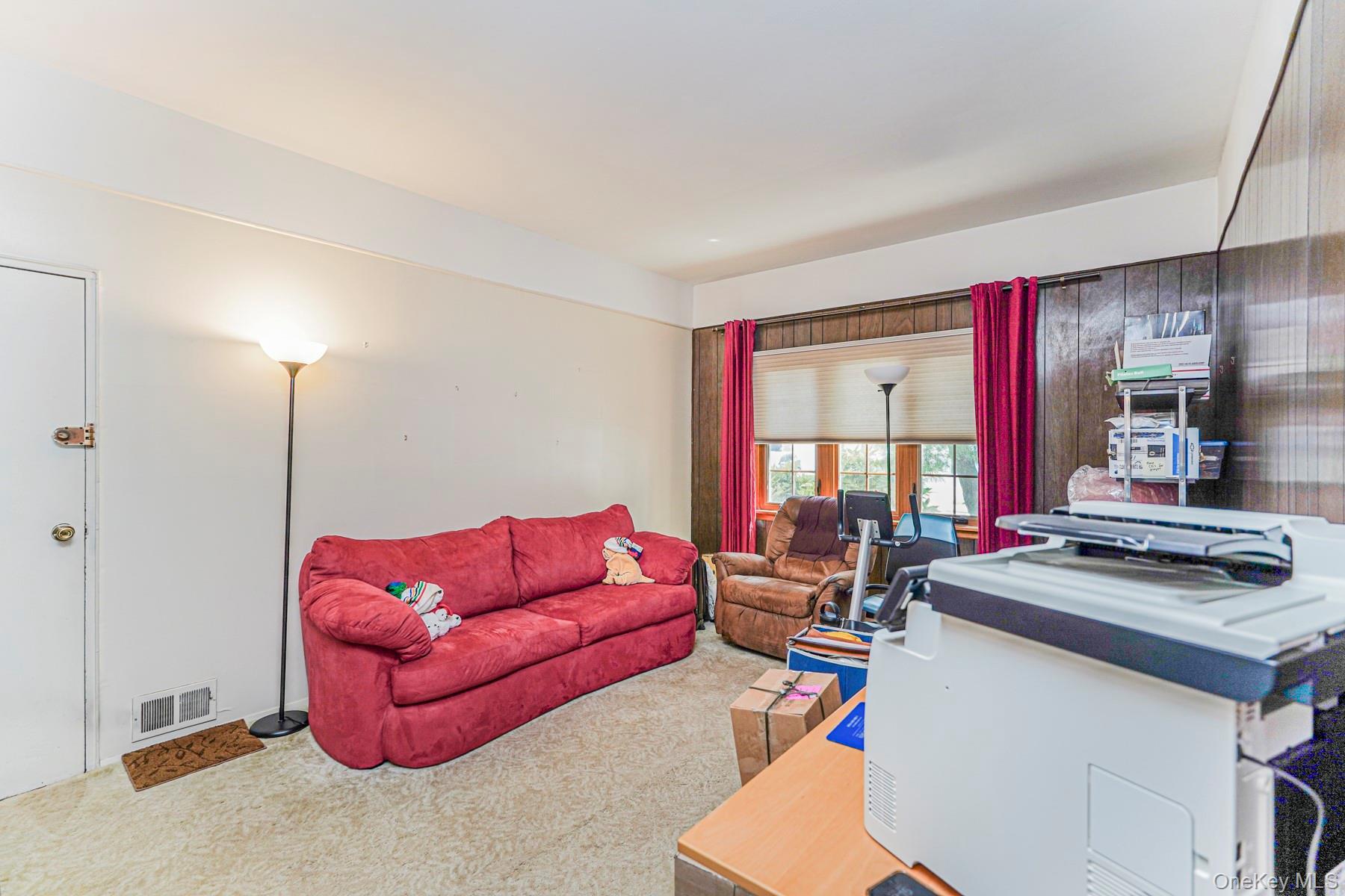 Single Family Middle Loop  Staten Island, NY 10308, MLS-898756-20