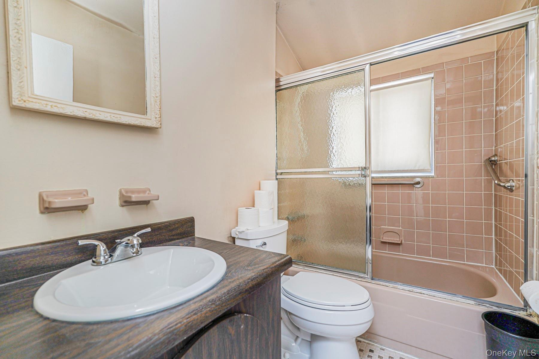 Single Family Middle Loop  Staten Island, NY 10308, MLS-898756-30