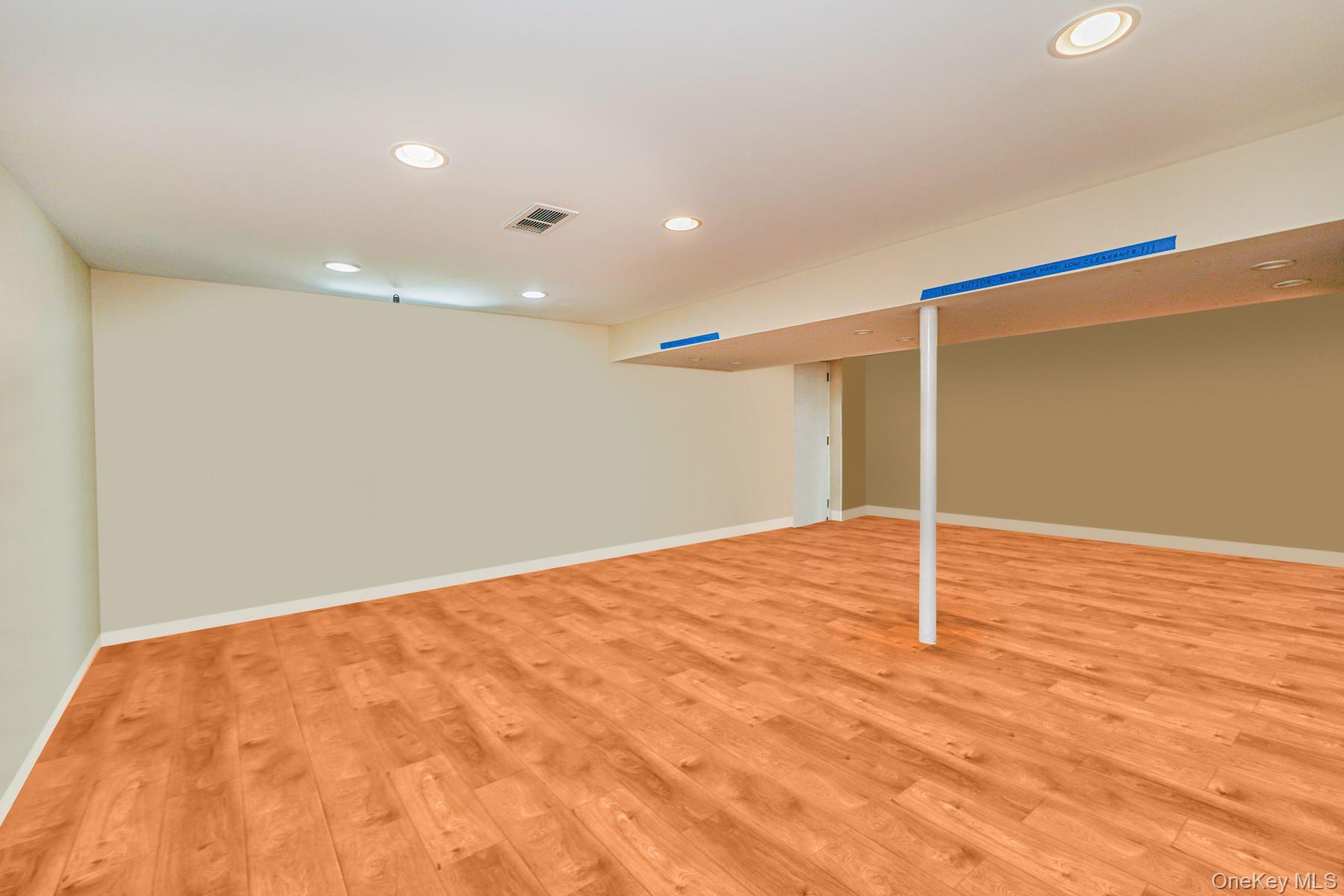 Single Family Middle Loop  Staten Island, NY 10308, MLS-898756-35