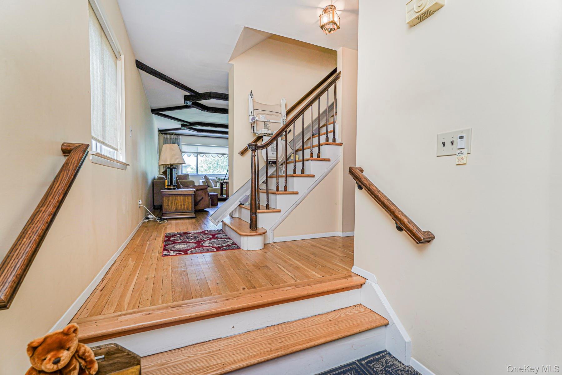Single Family Middle Loop  Staten Island, NY 10308, MLS-898756-4