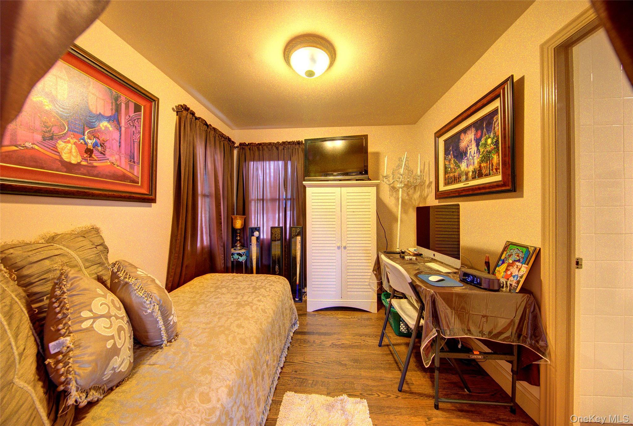 Single Family Glen Nassau County, NY 11010, MLS-898781-14