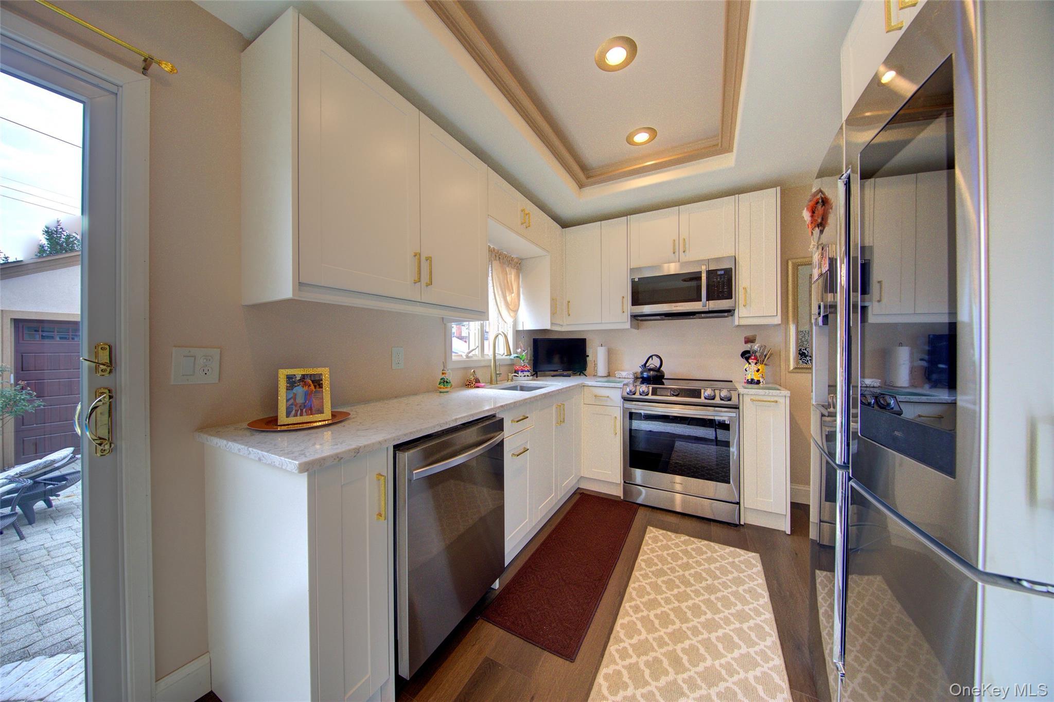 Single Family Glen Nassau County, NY 11010, MLS-898781-17