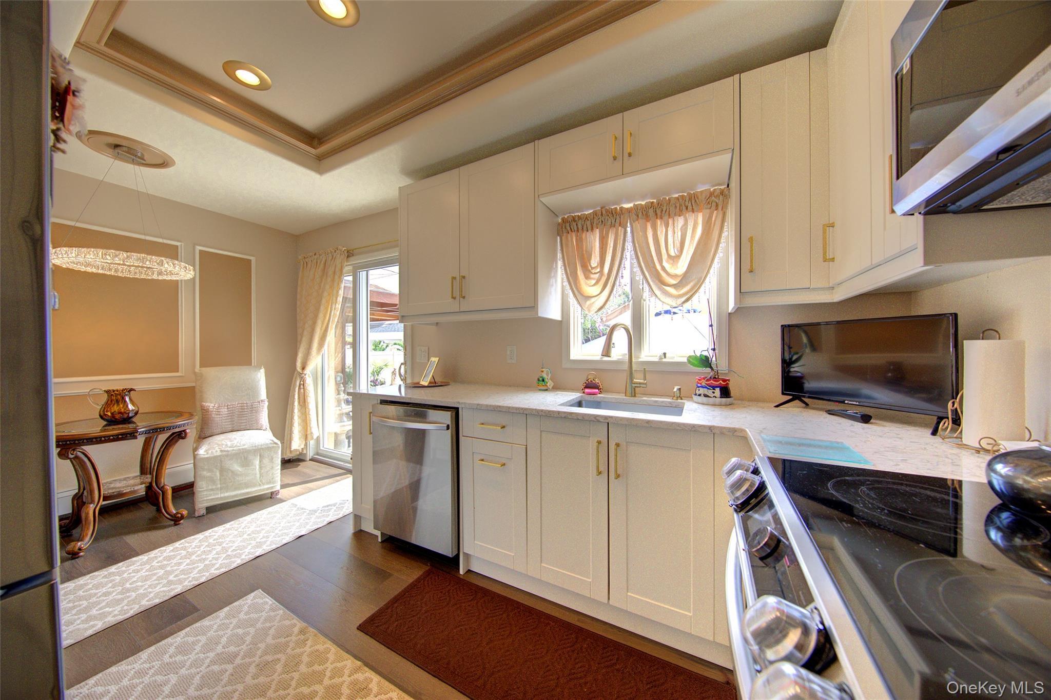 Single Family Glen Nassau County, NY 11010, MLS-898781-19