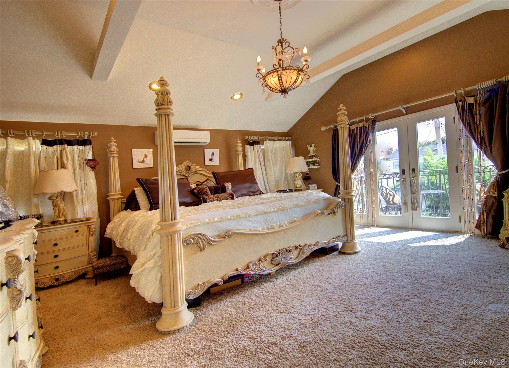 Single Family Glen Nassau County, NY 11010, MLS-898781-22