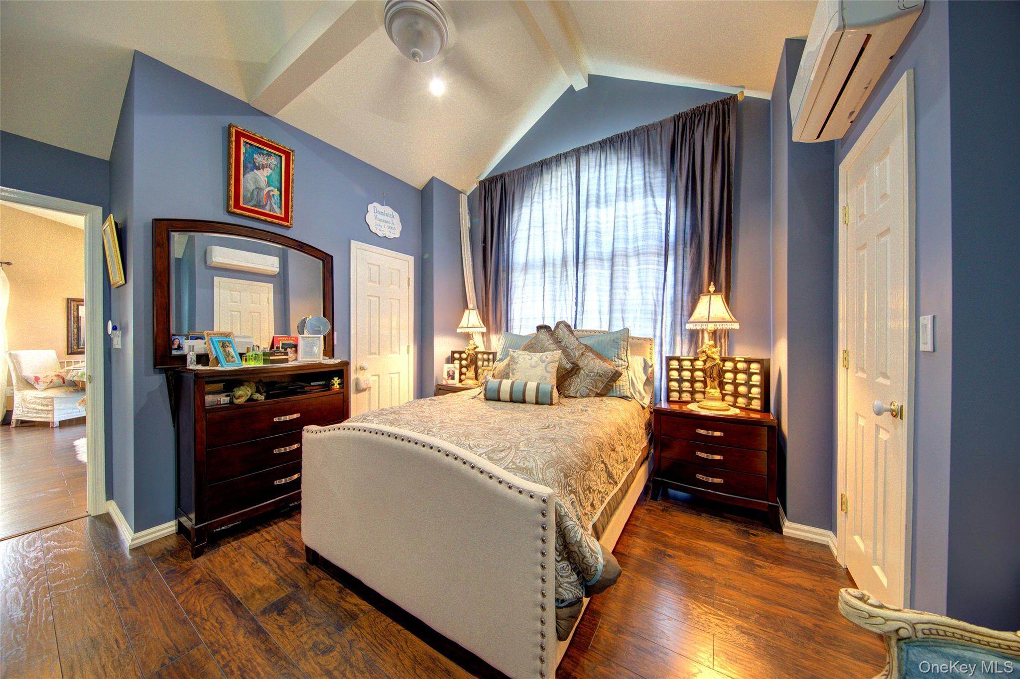 Single Family Glen Nassau County, NY 11010, MLS-898781-24