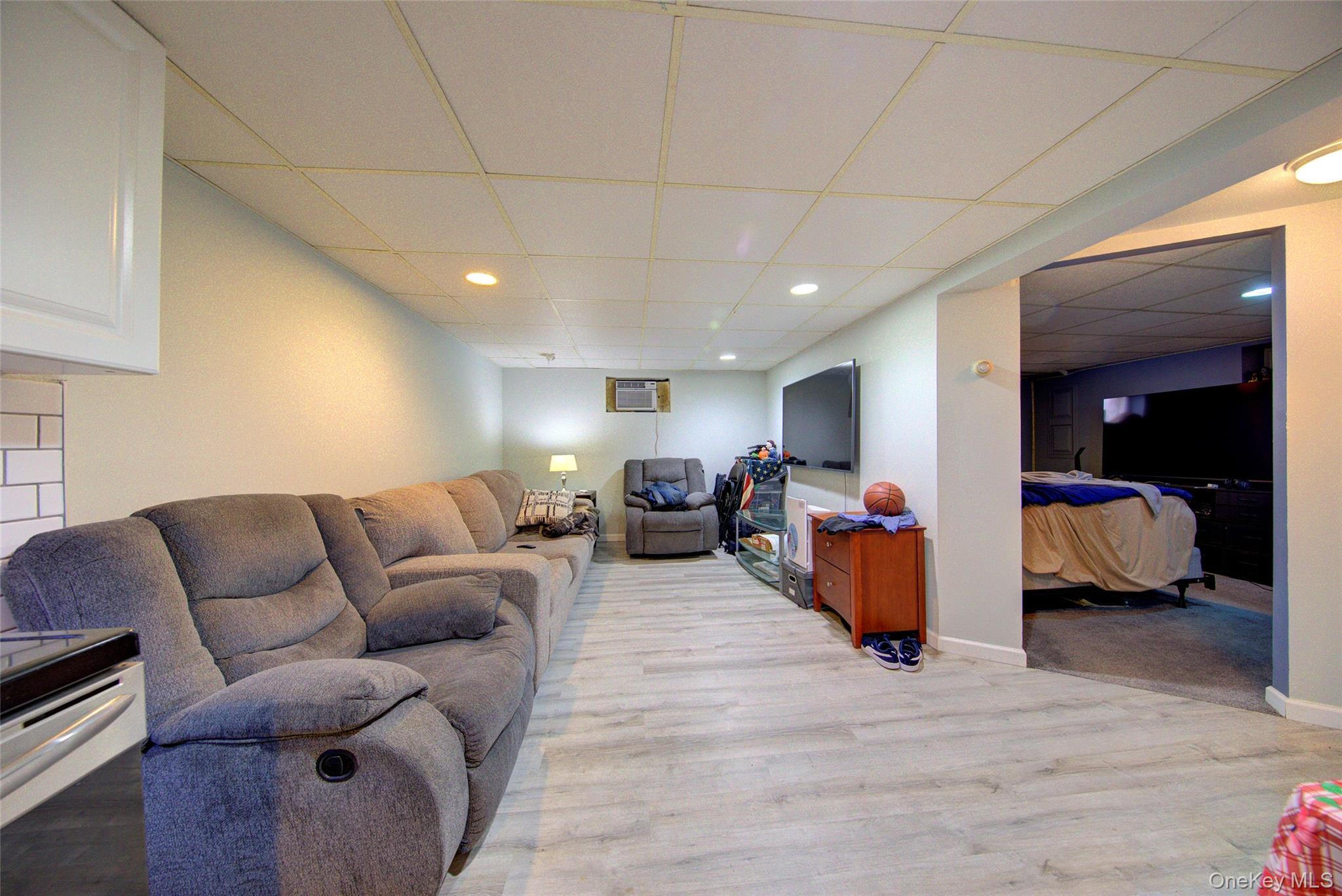 Single Family Glen Nassau County, NY 11010, MLS-898781-30