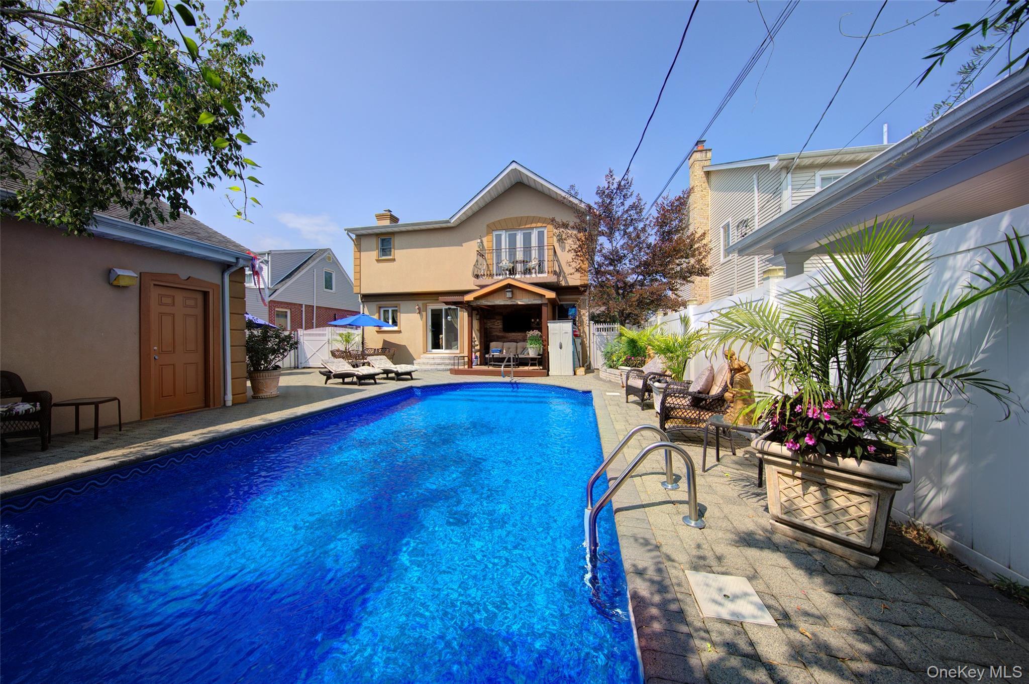 Single Family Glen Nassau County, NY 11010, MLS-898781-38