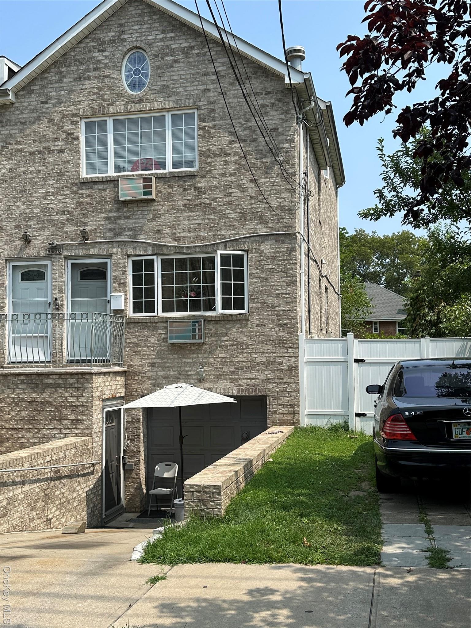 Single Family Huguenot  Bronx, NY 10475, MLS-898890-2