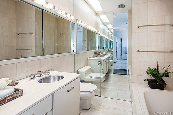 Single Family Arrandale Nassau County, NY 11024, MLS-898900-27