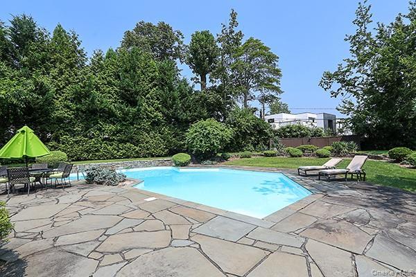 Single Family Arrandale Nassau County, NY 11024, MLS-898900-31