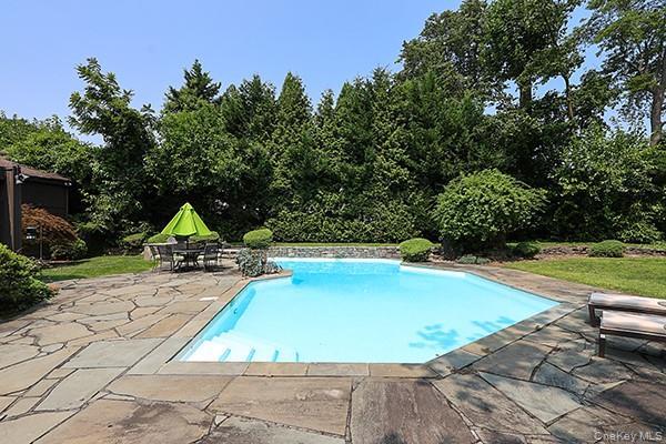 Single Family Arrandale Nassau County, NY 11024, MLS-898900-32