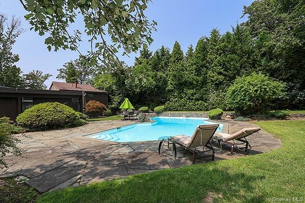 Single Family Arrandale Nassau County, NY 11024, MLS-898900-33