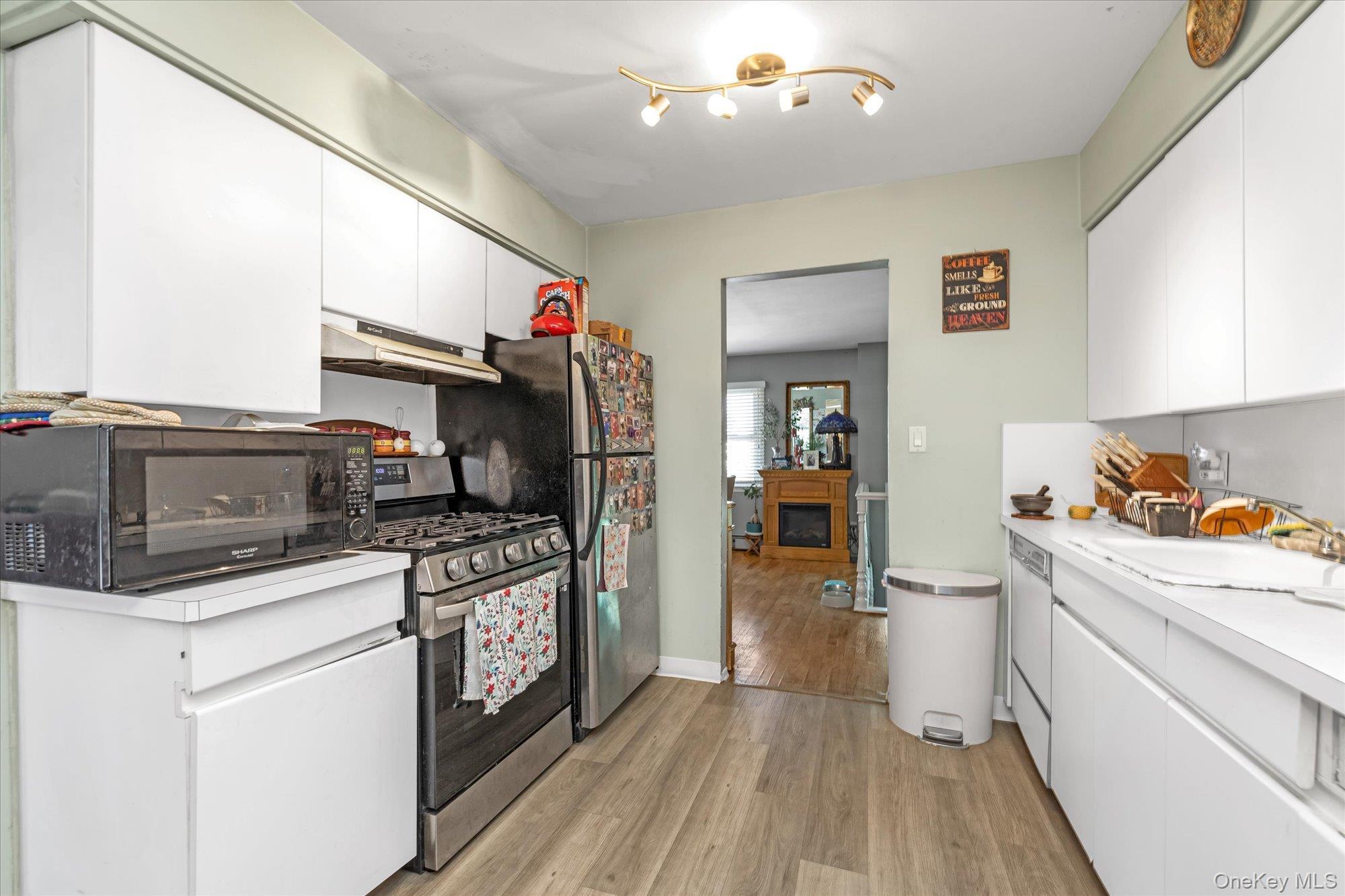 Single Family 4th Nassau County, NY 11518, MLS-898965-6