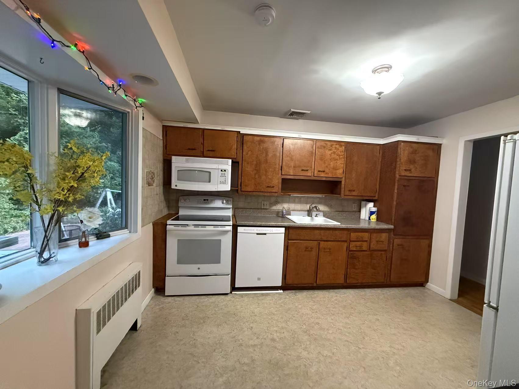 Single Family Glenwood  Suffolk County, NY 11777, MLS-898981-10