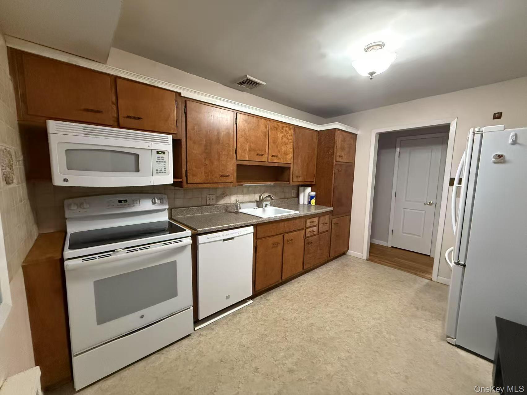 Single Family Glenwood  Suffolk County, NY 11777, MLS-898981-11