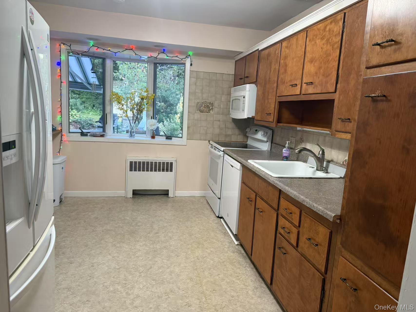 Single Family Glenwood  Suffolk County, NY 11777, MLS-898981-12